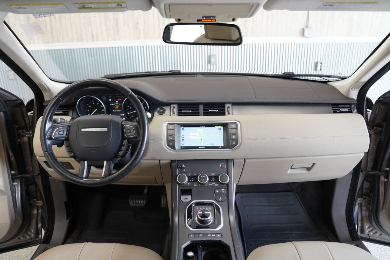 Used 2018 Land Rover Range Rover Evoque SE Premium AWD/4WD image 17