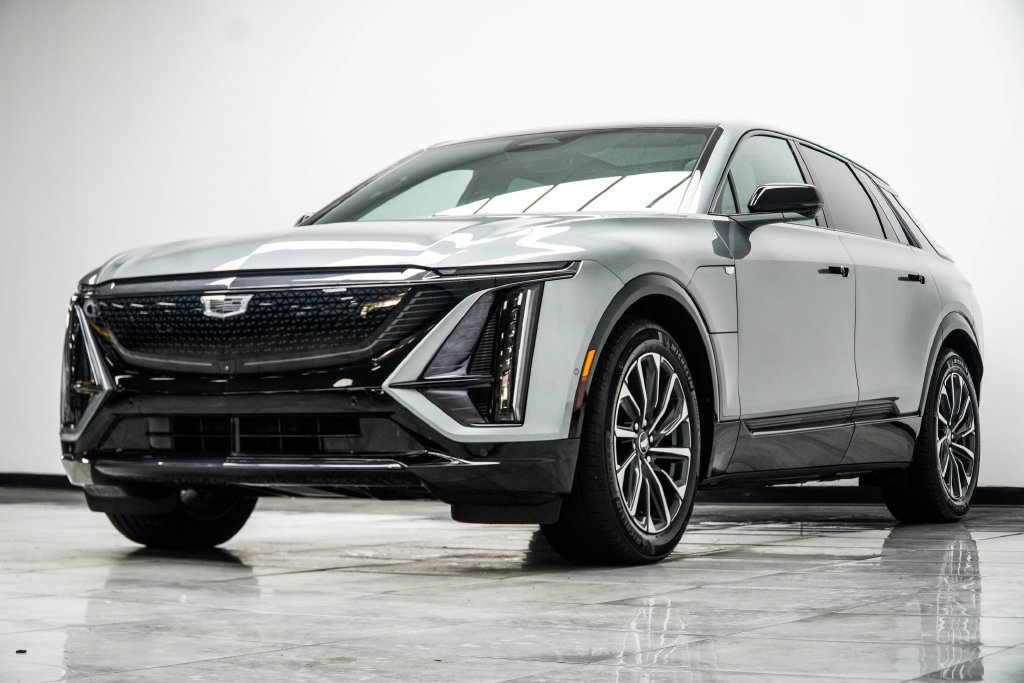 Used 2024 Cadillac Lyriq Sport AWD/4WD image 12