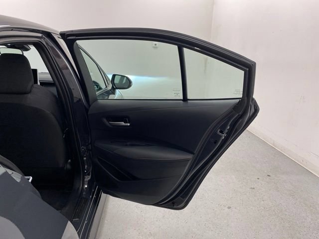 Used 2025 Toyota Corolla SE w/ SE Premium Package FWD image 35