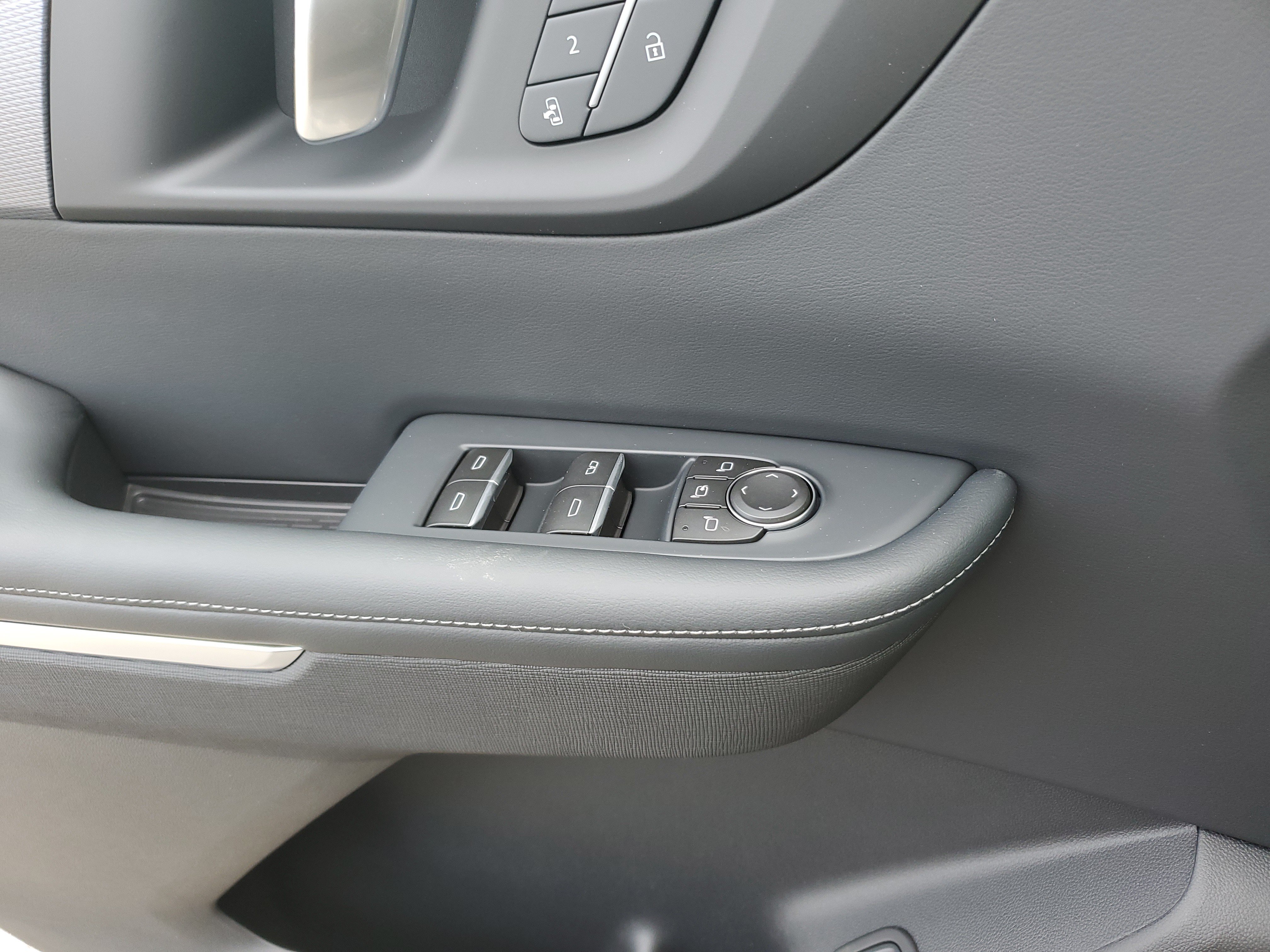 New 2026 Buick Enclave Sport Touring w/ Power Package FWD image 24