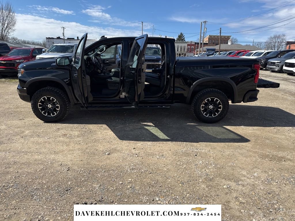 Used 2024 Chevrolet Silverado 1500 ZR2 w/ Technology Package image 29