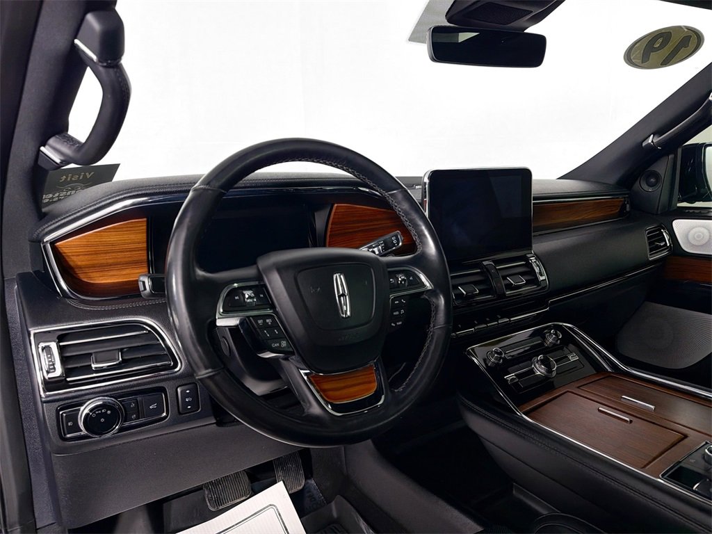Used 2019 Lincoln Navigator L Reserve image 9