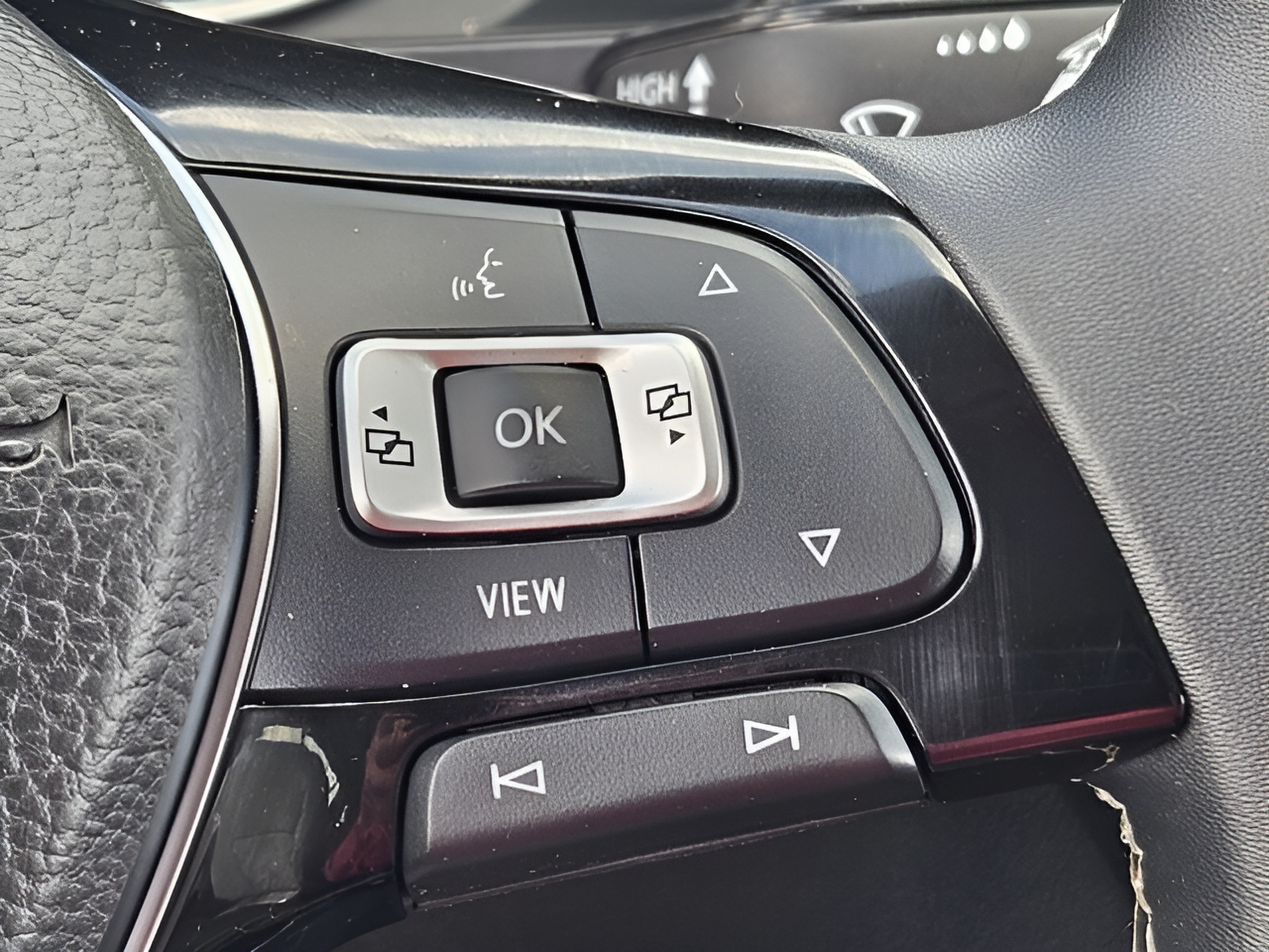 Certified 2021 Volkswagen Tiguan SE FWD image 22
