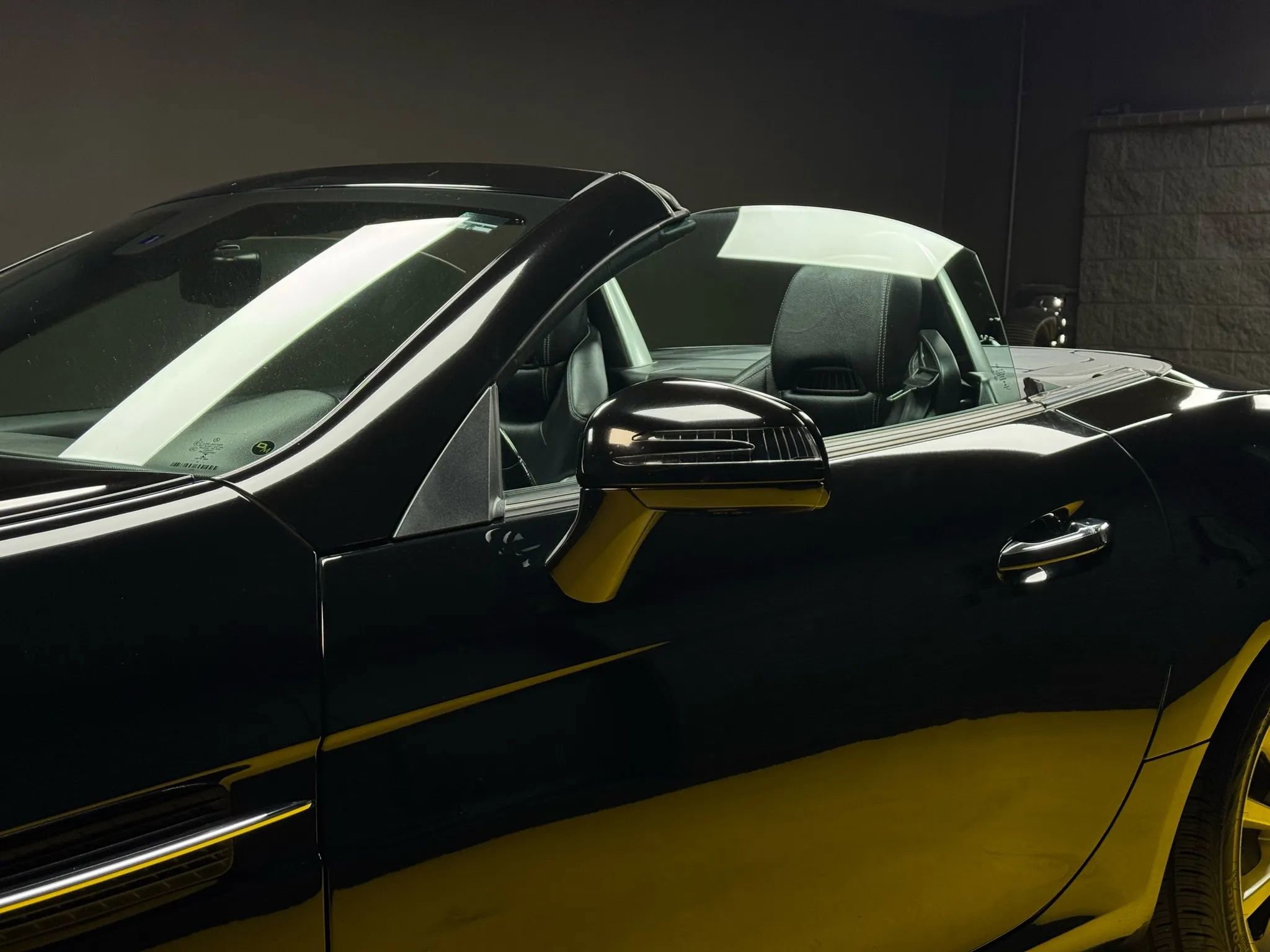 Used 2017 Mercedes-Benz SLC 300 w/ Premium 1 Package image 9