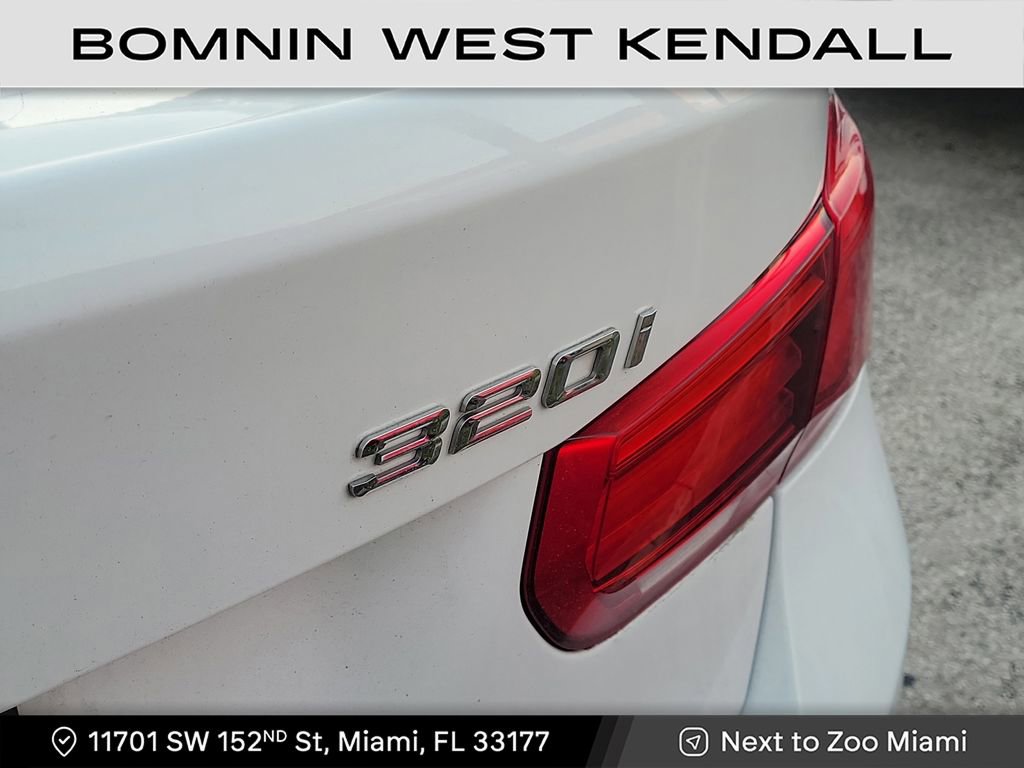 Used 2018 BMW 320i xDrive Sedan image 4