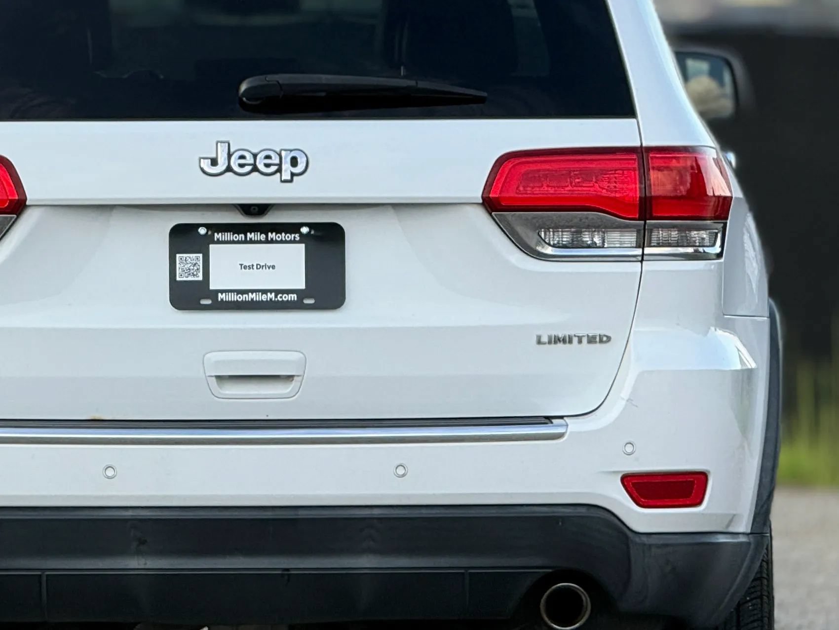 Used 2015 Jeep Grand Cherokee Limited AWD/4WD image 16