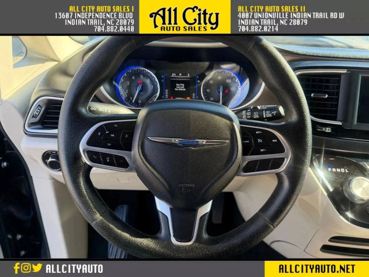 Used 2020 Chrysler Voyager Lxi FWD image 15