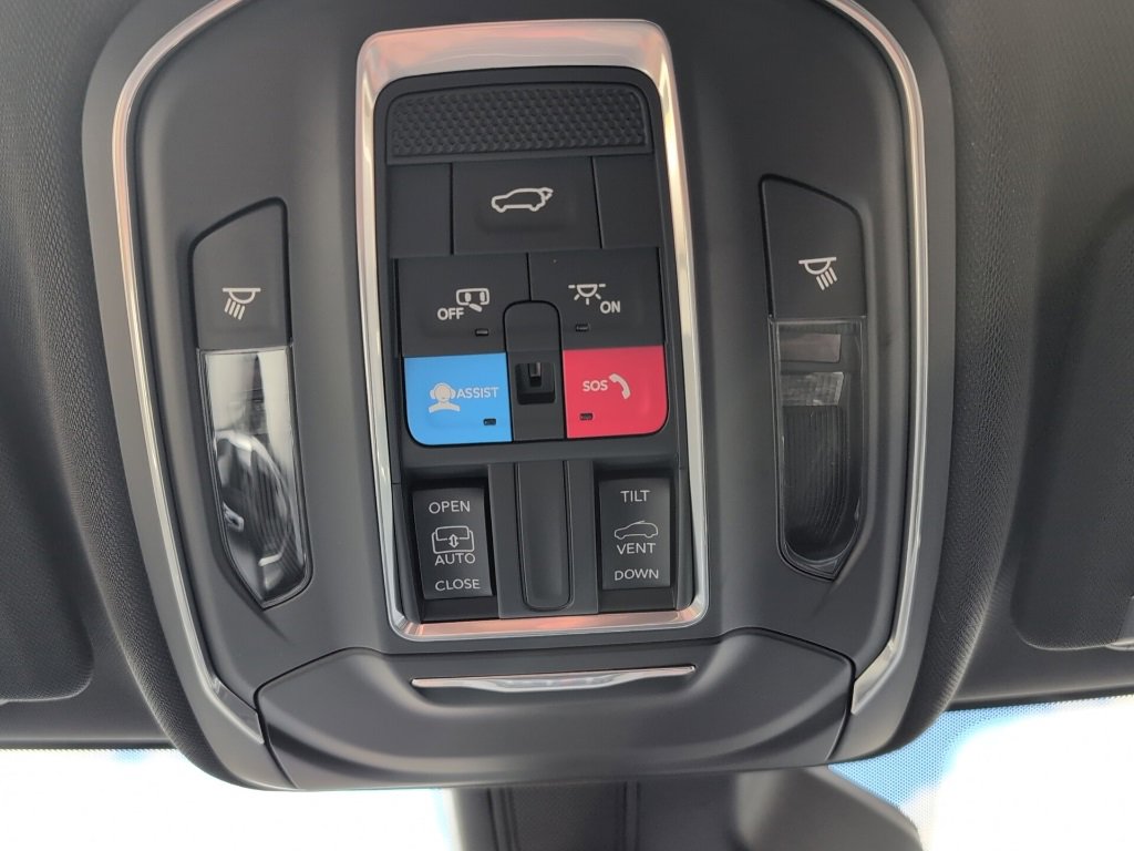 New 2025 Jeep Grand Cherokee L Altitude image 70