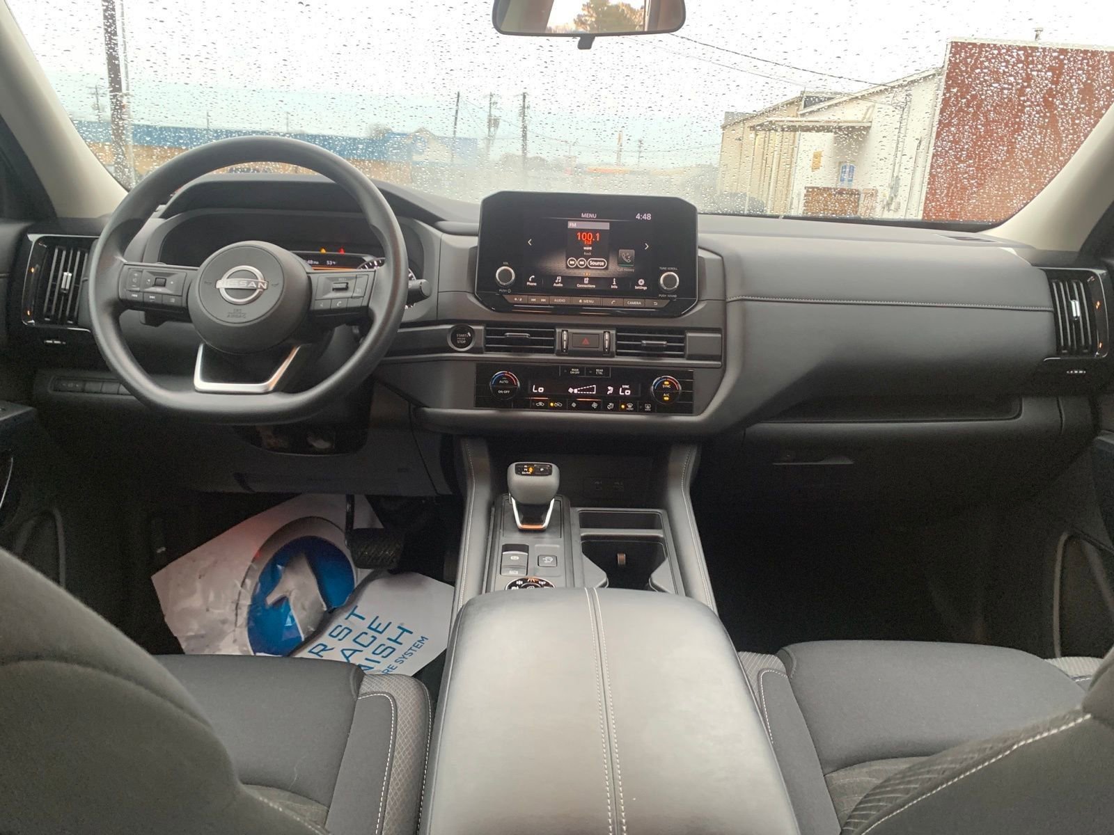 Used 2025 Nissan Pathfinder S image 22
