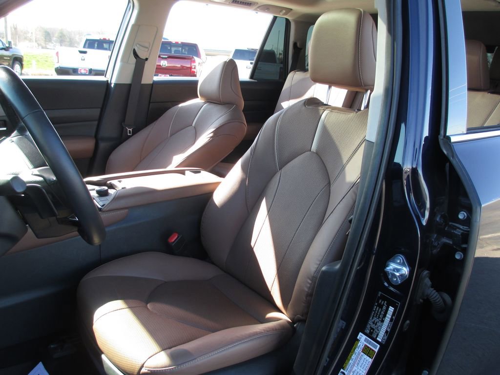 Used 2024 Toyota Grand Highlander Platinum image 17
