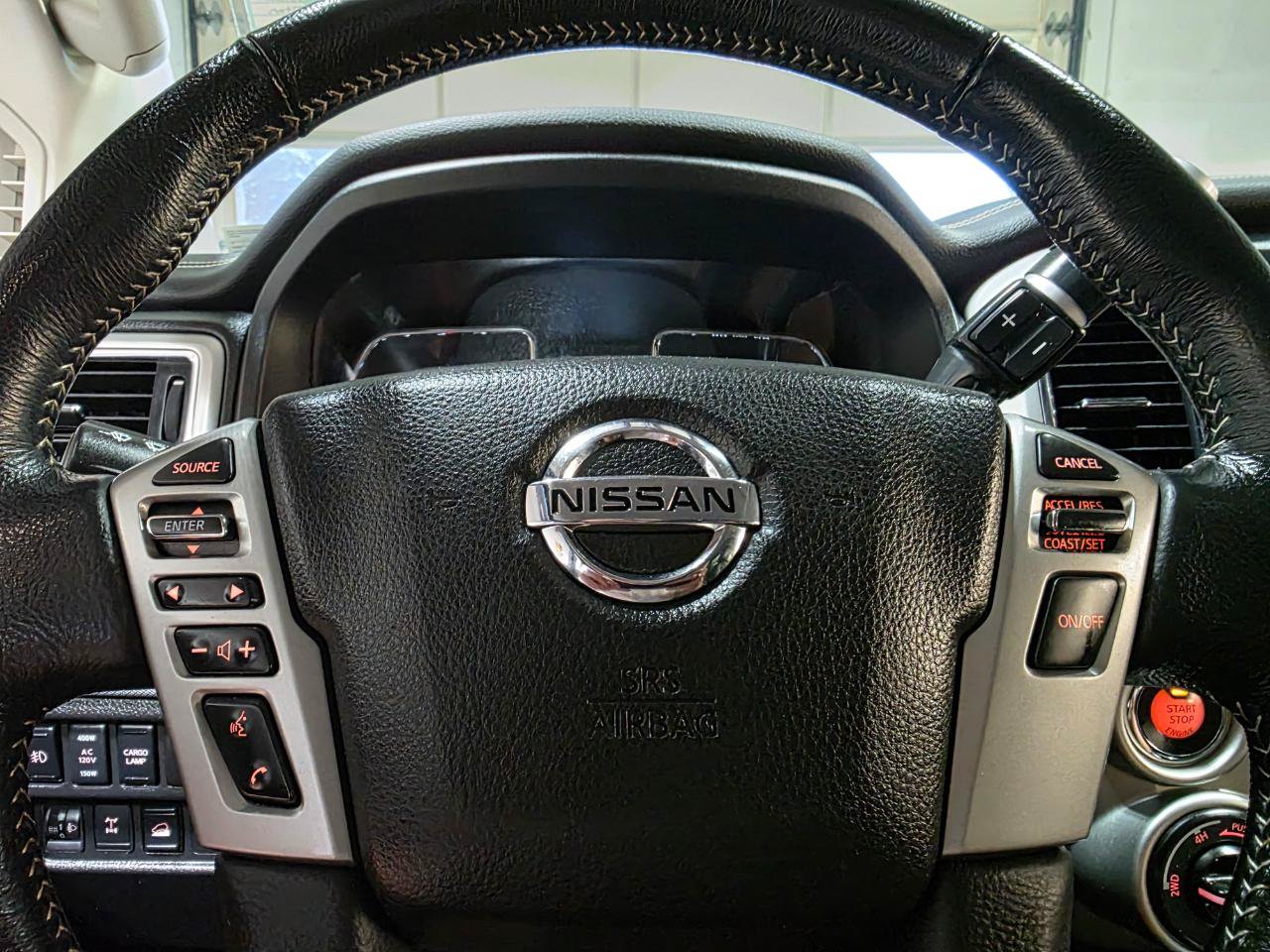 Used 2019 Nissan Titan PRO-4X AWD/4WD image 28