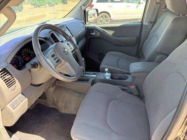 Used 2014 Nissan Frontier SV w/ SV Value Truck Package AWD/4WD image 5