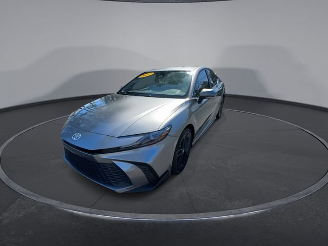 Used 2025 Toyota Camry SE image 7