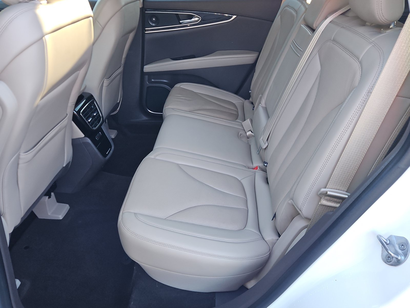 Used 2021 Lincoln Nautilus Reserve AWD/4WD image 14