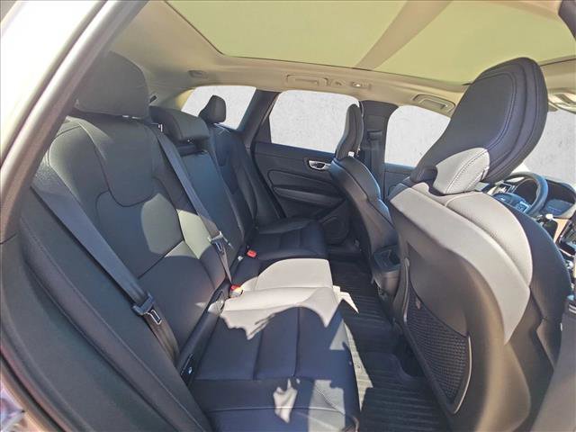 Used 2023 Volvo XC60 B5 Plus w/ Protection Package Premier FWD image 19