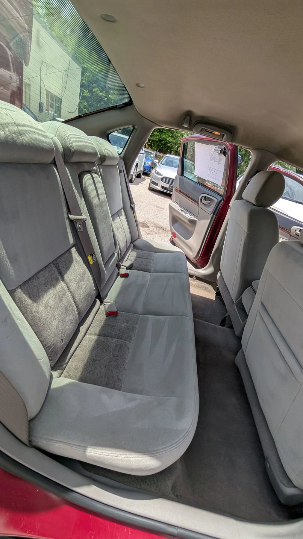 Used 2005 Chevrolet Impala Sedan w/ Preferred Equipment Group image 14