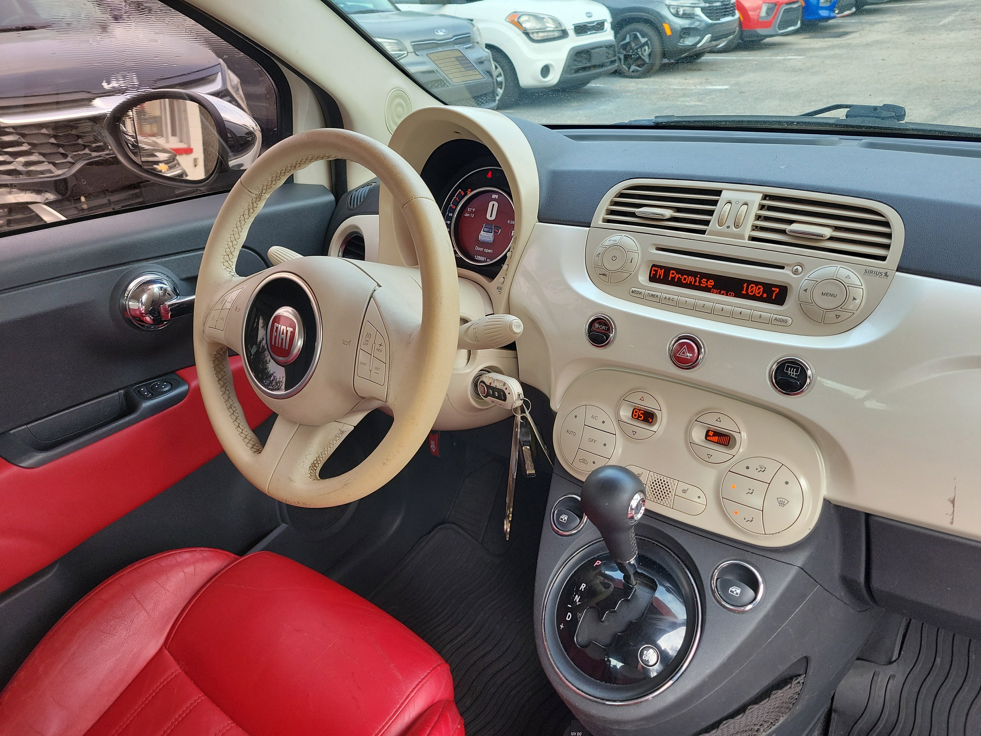 Used 2015 FIAT 500 Lounge w/ Luxury Leather Package image 8