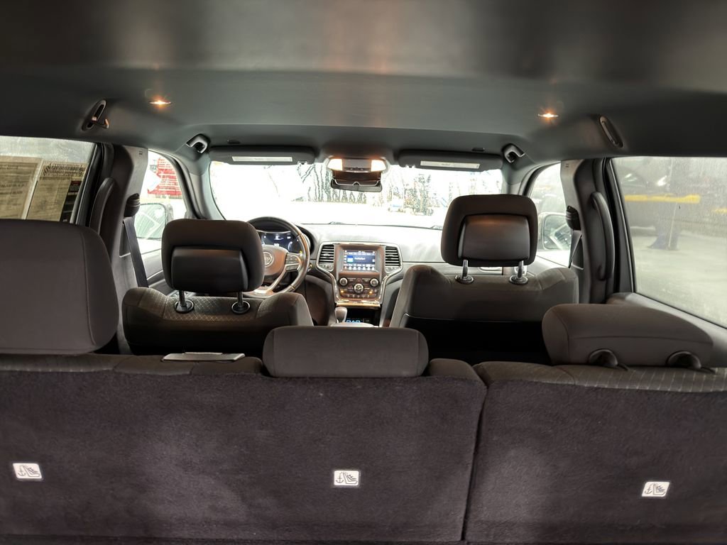 Used 2021 Jeep Grand Cherokee Laredo RWD image 10