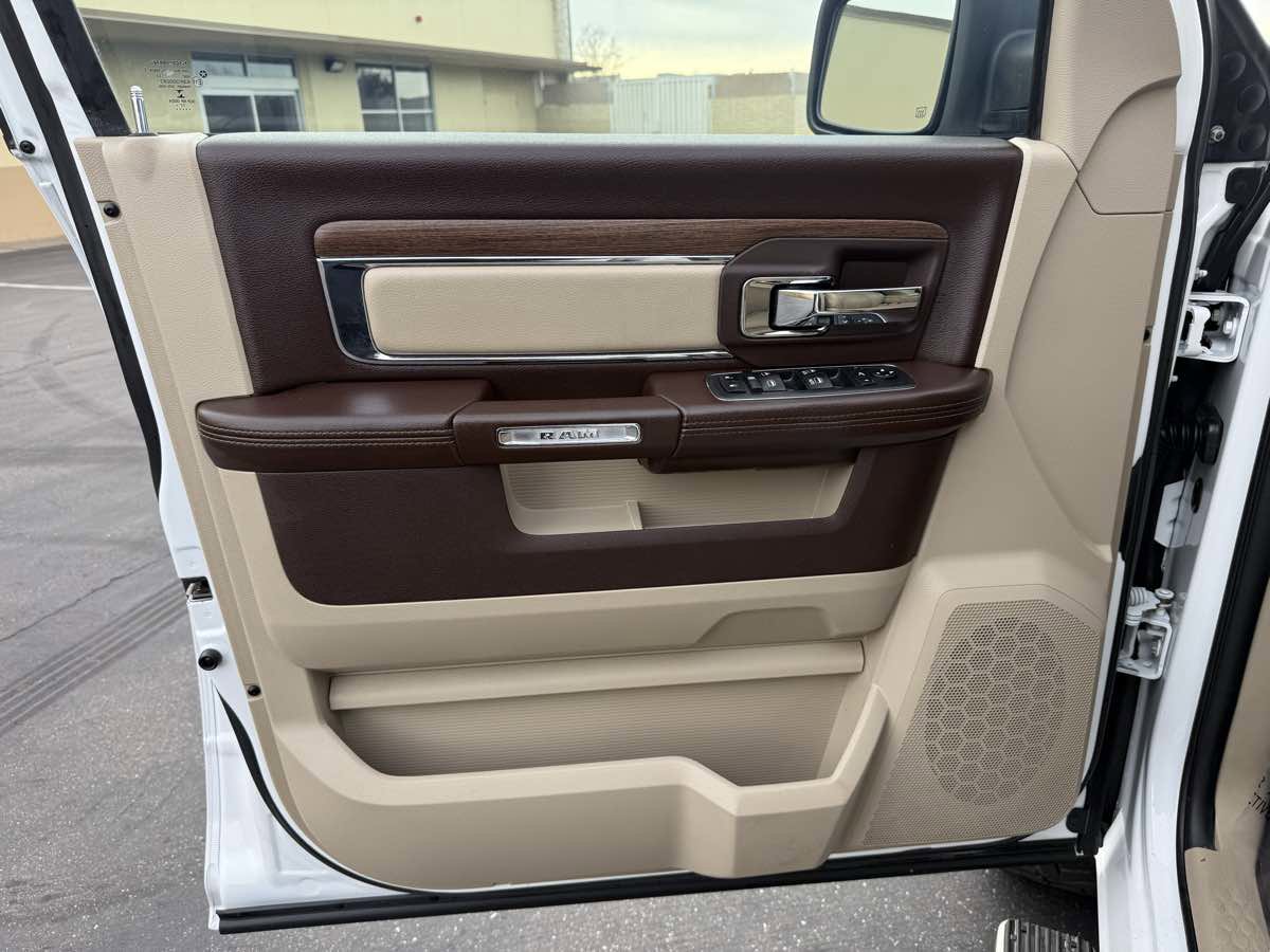 Used 2017 RAM 1500 Laramie w/ Convenience Group AWD/4WD image 13