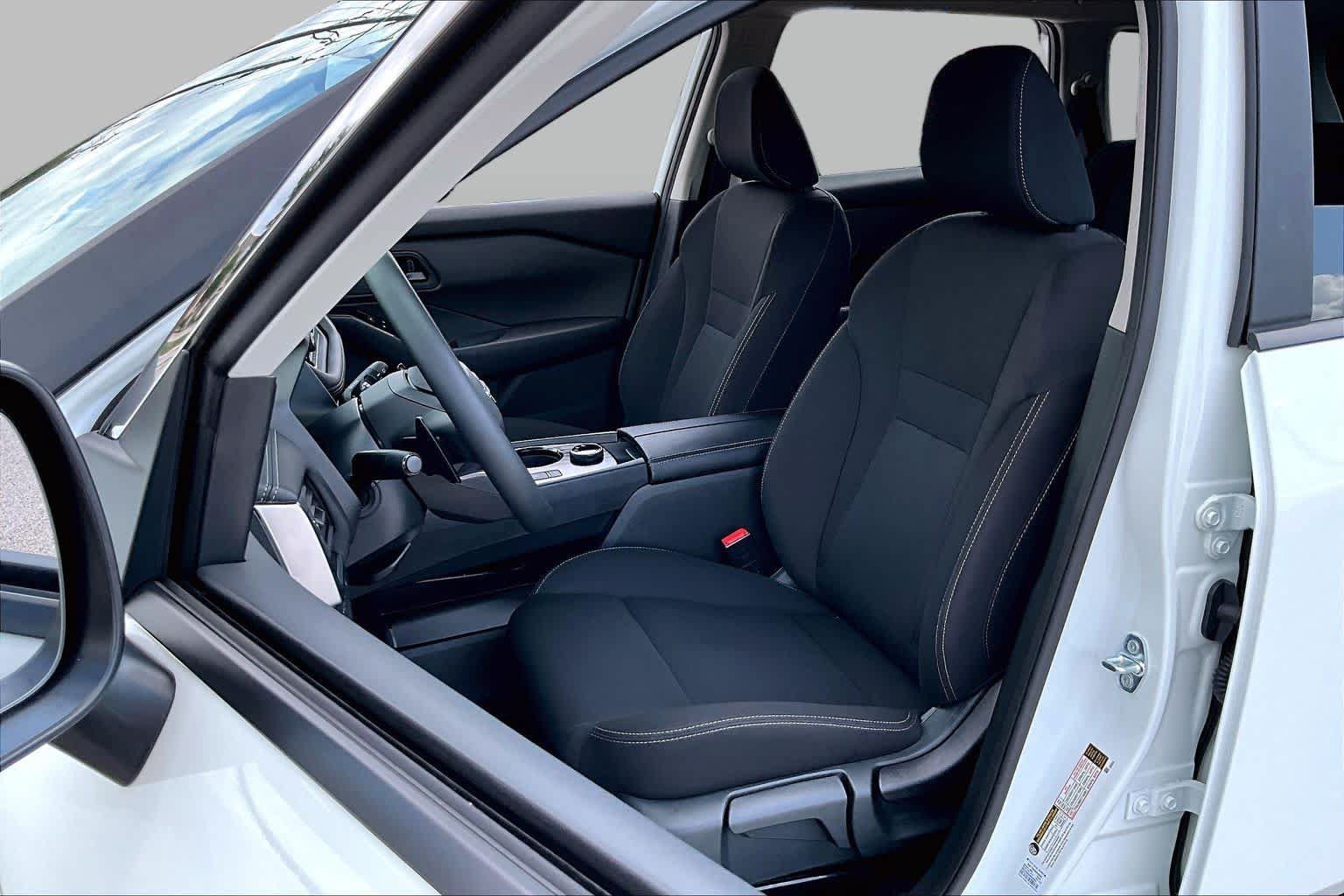 Used 2026 Nissan Rogue S AWD/4WD image 8
