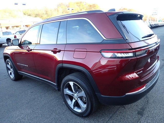 Certified 2024 Jeep Grand Cherokee Limited image 3