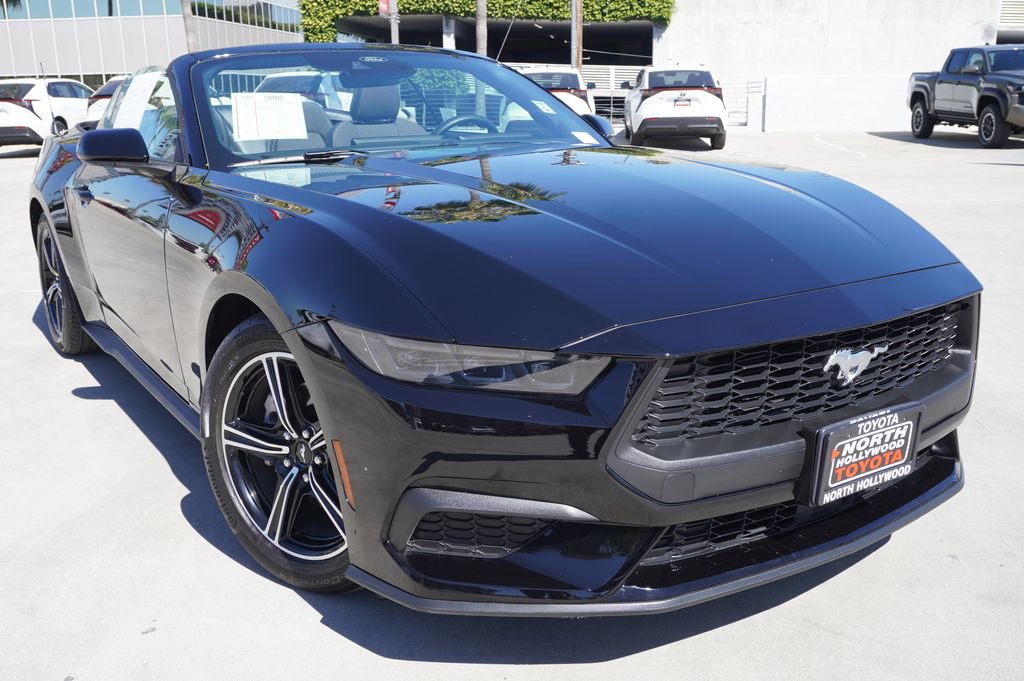 Used 2025 Ford Mustang EcoBoost image 10