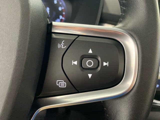 Used 2020 Volvo XC40 T5 Momentum AWD/4WD image 20
