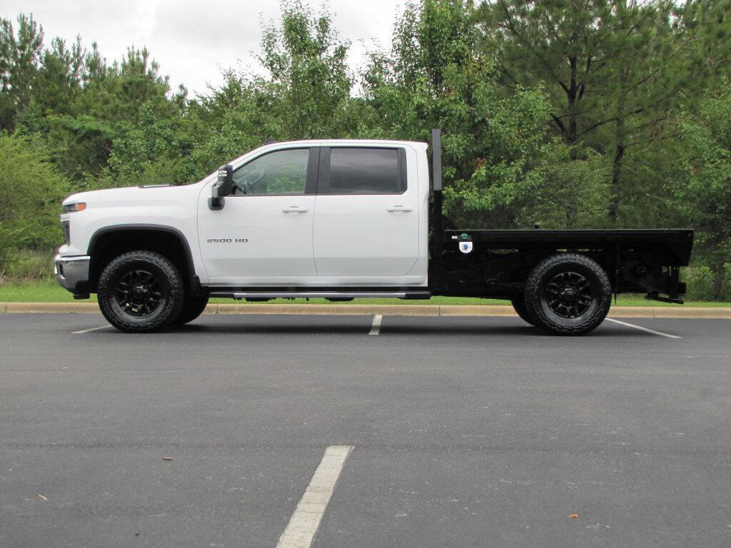 Used 2024 Chevrolet Silverado 2500 LT w/ Convenience Package AWD/4WD image 5