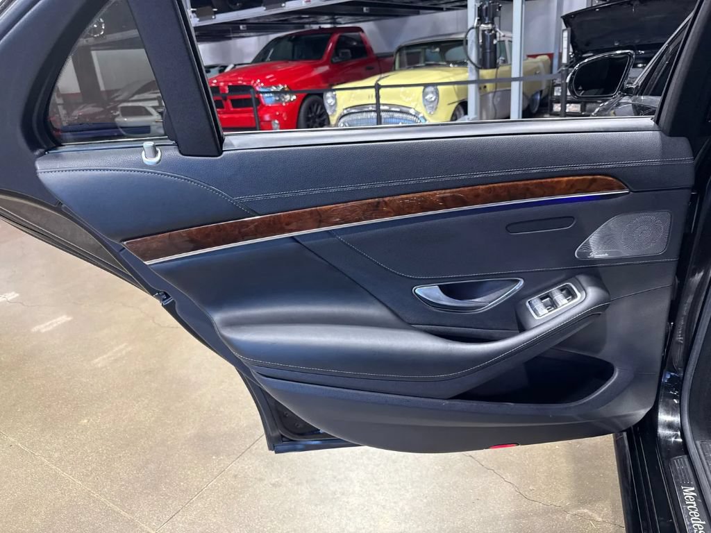 Used 2015 Mercedes-Benz S 550 4MATIC Sedan image 18