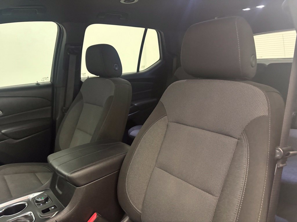 Used 2022 Chevrolet Traverse LT FWD image 28