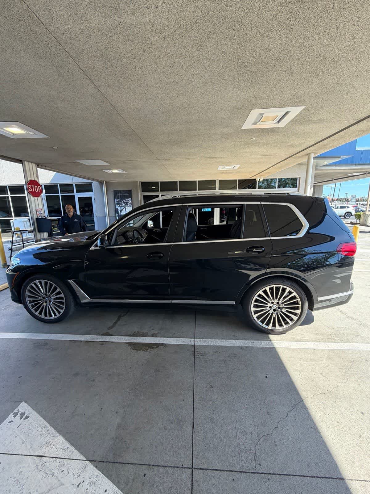 Used 2022 BMW X7 xDrive40i w/ Parking Assistance Package AWD/4WD image 8