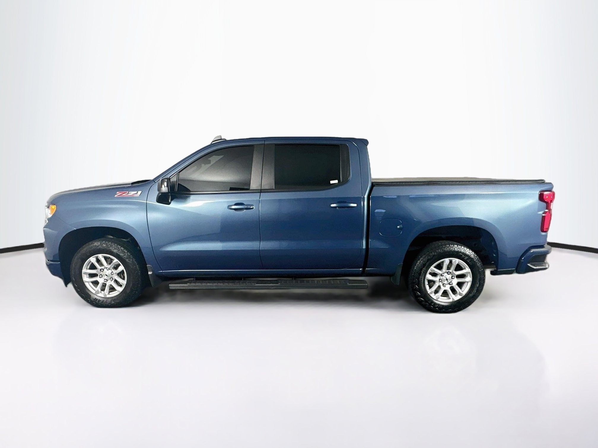 Used 2024 Chevrolet Silverado 1500 RST w/ Z71 Off-Road Package AWD/4WD image 4