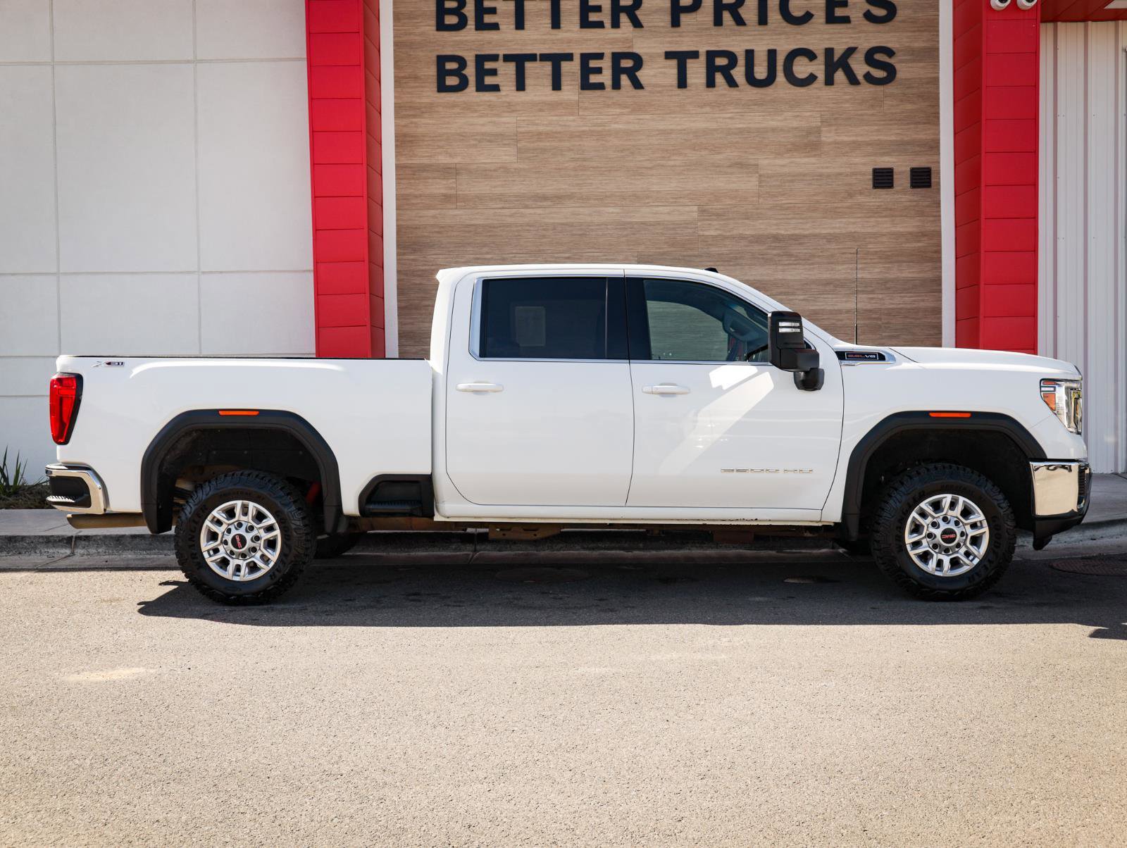 Used 2023 GMC Sierra 2500 SLE w/ SLE Convenience Package AWD/4WD image 2