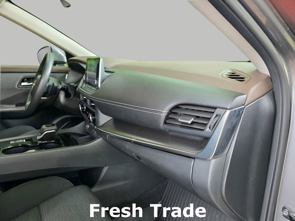 Used 2023 Nissan Rogue SV AWD/4WD image 12