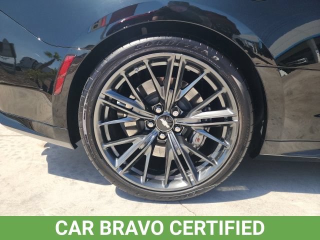 Used 2018 Chevrolet Camaro ZL1 RWD image 15