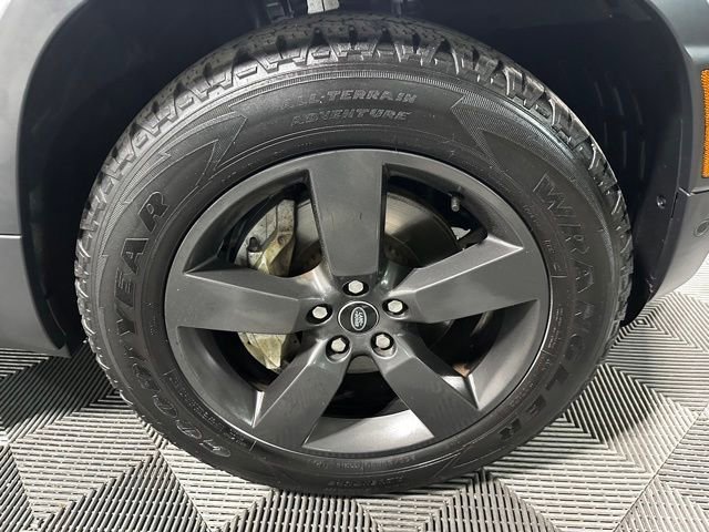 Used 2023 Land Rover Defender 110 SE AWD/4WD image 31