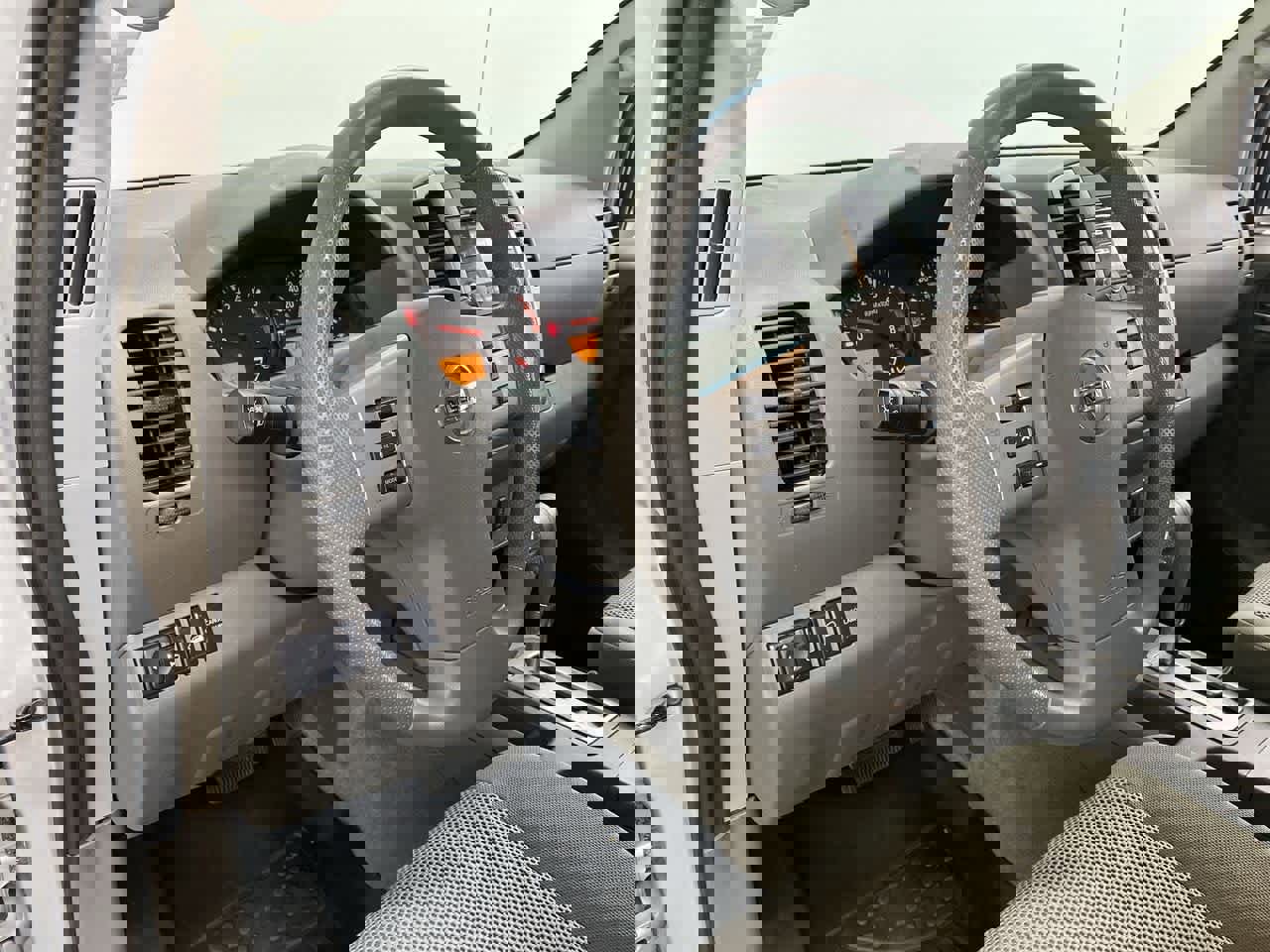 Used 2013 Nissan Frontier SV w/ SV Value Truck Pkg image 2