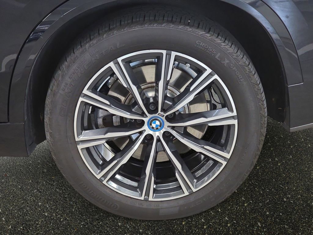 Certified 2024 BMW X5 xDrive50e w/ Executive Package image 31