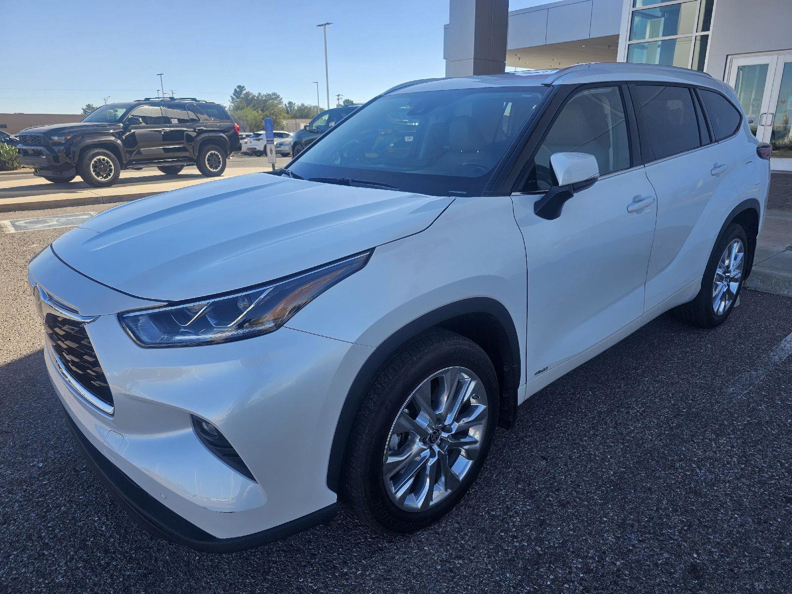 Used 2023 Toyota Highlander Limited