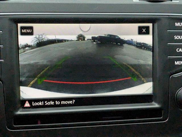 Used 2017 Volkswagen Golf S image 14