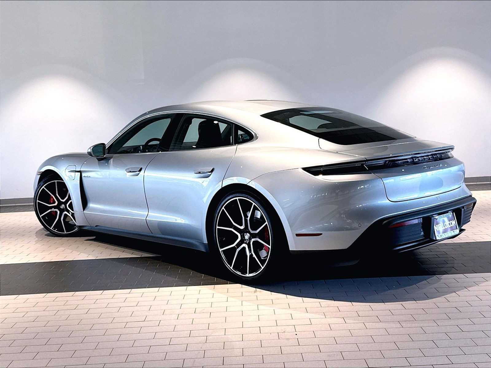 New 2026 Porsche Taycan 4S AWD/4WD image 3