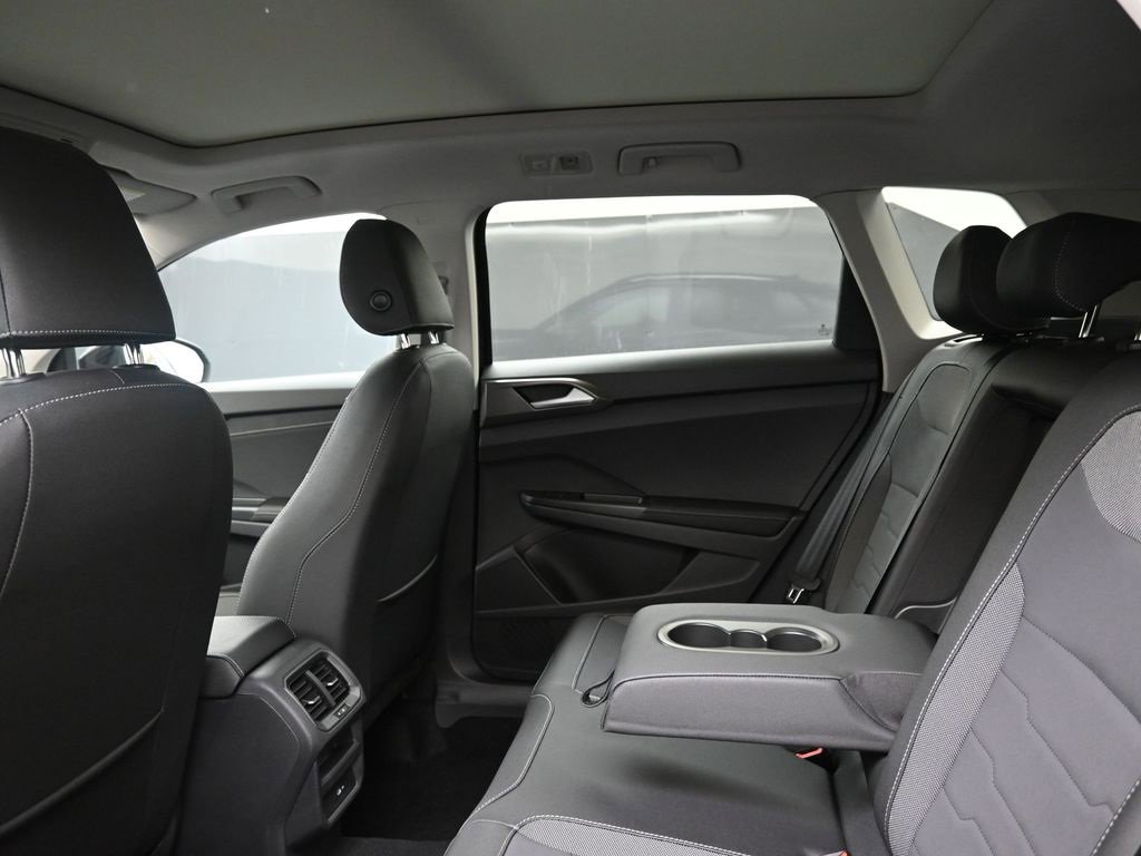 New 2025 Volkswagen Taos SE image 18