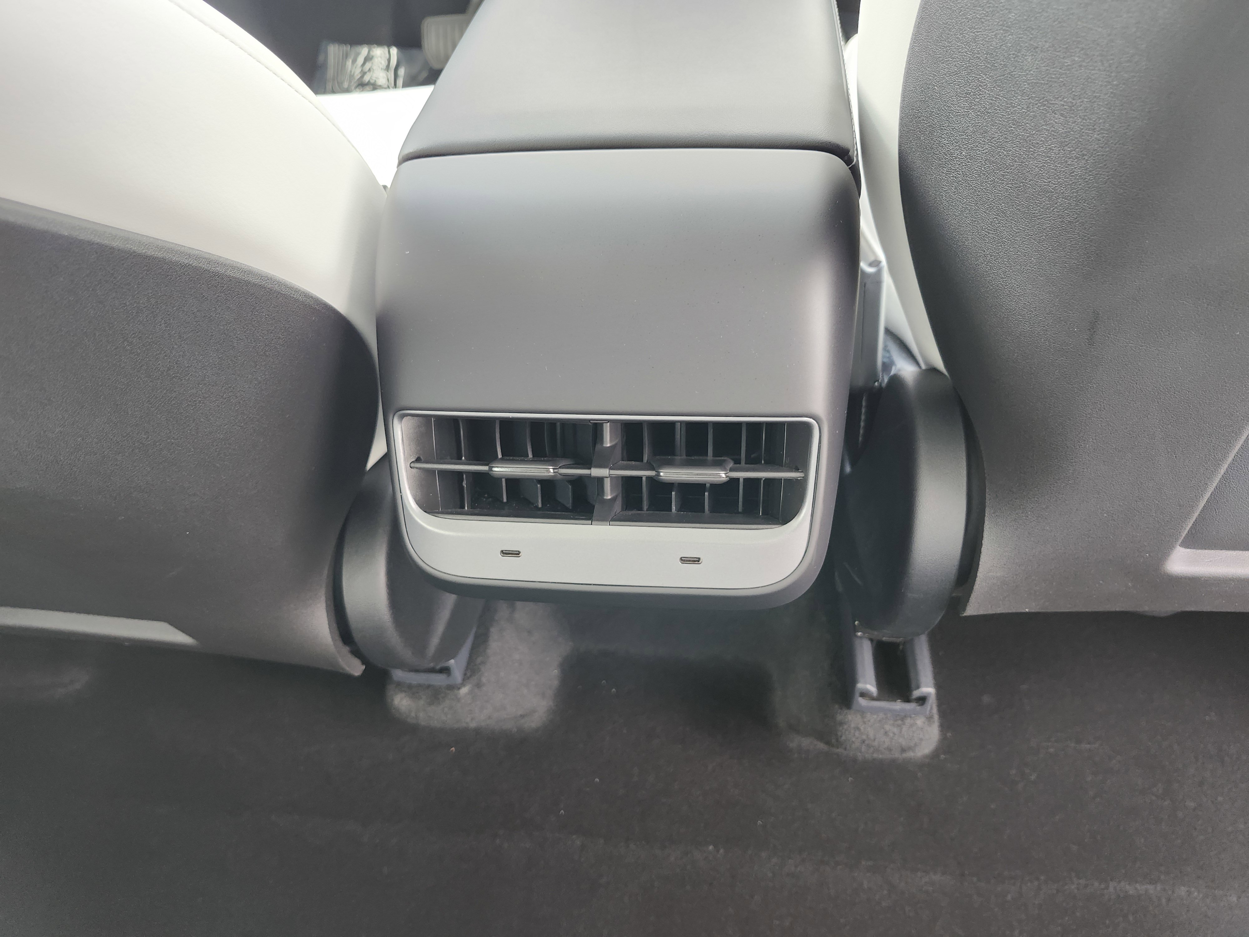 Used 2024 Tesla Model Y Long Range image 21