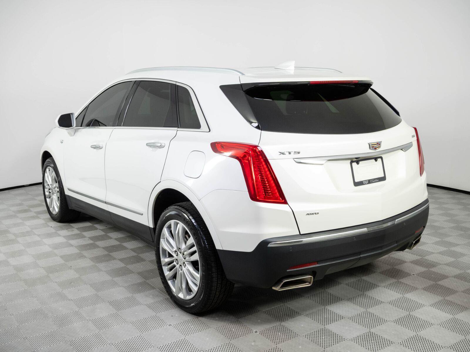 Used 2019 Cadillac XT5 Premium Luxury AWD/4WD image 3