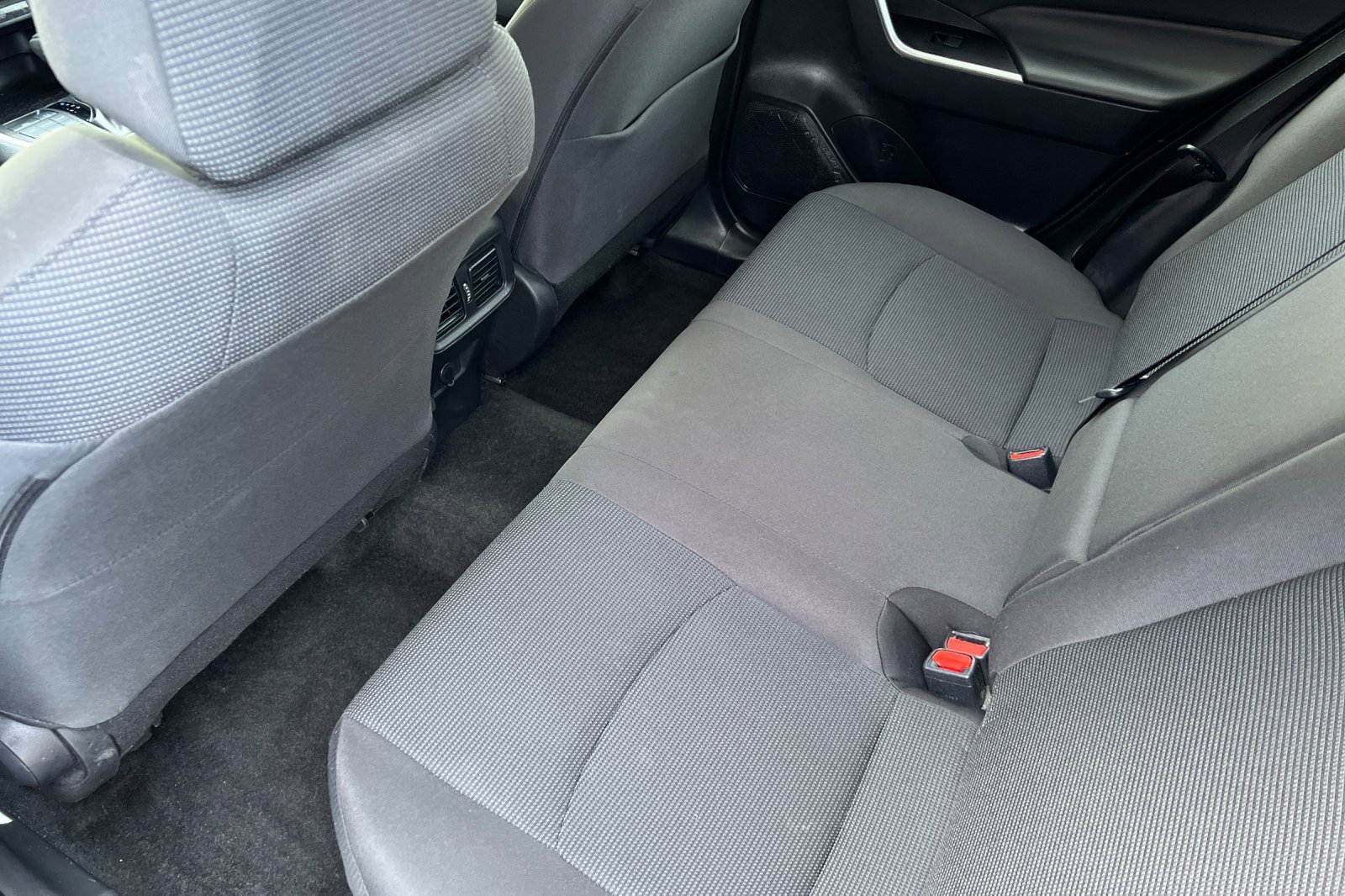 Used 2024 Toyota RAV4 LE image 16