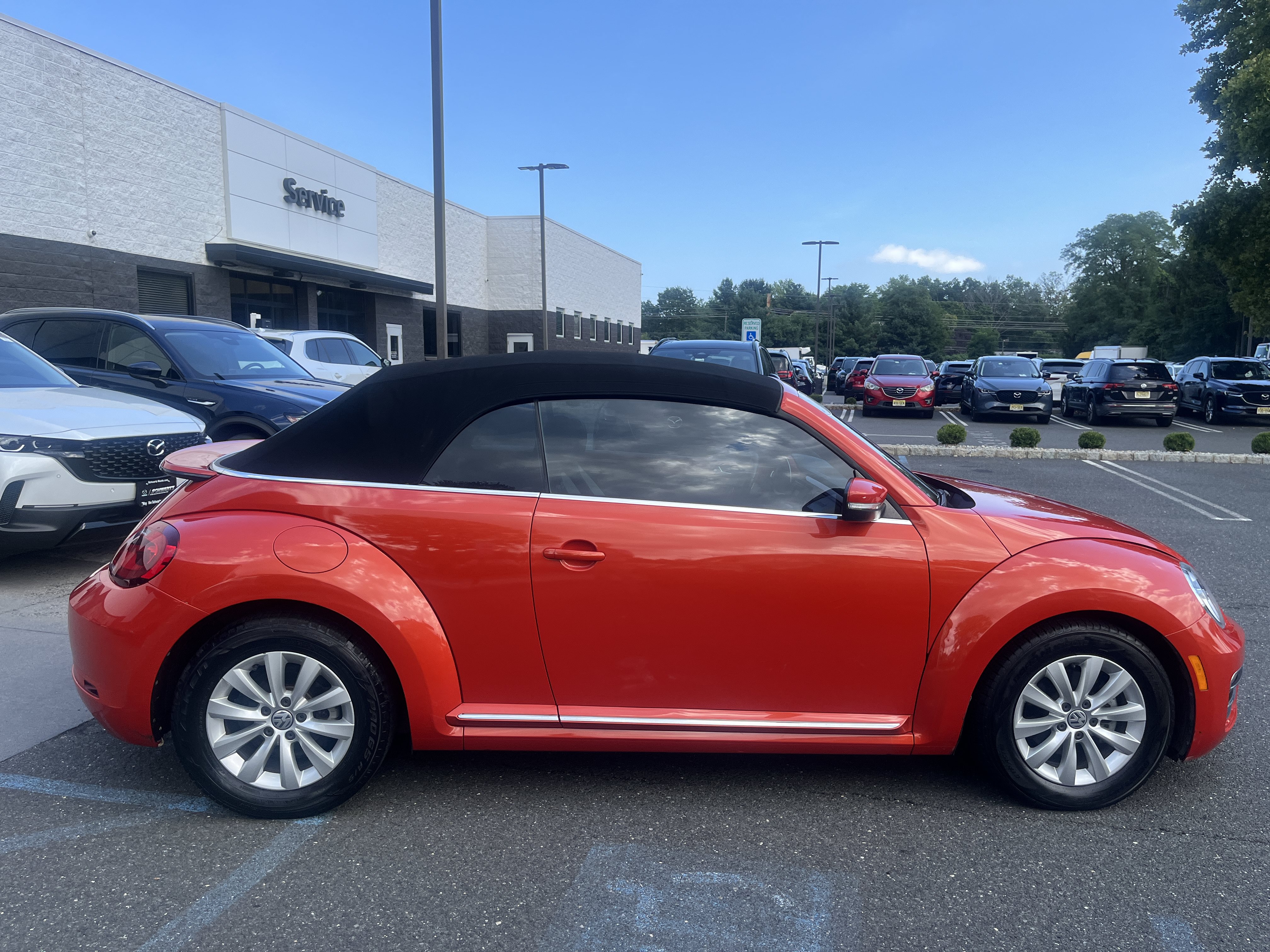 Used 2019 Volkswagen Beetle 2.0T S FWD image 15