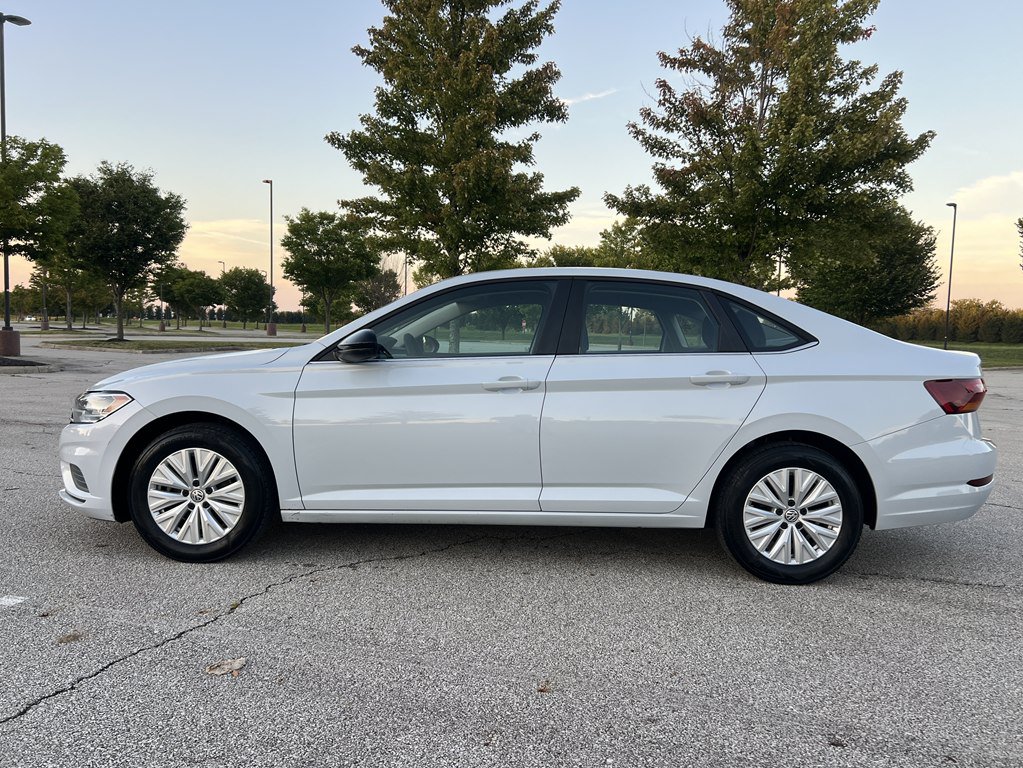 Used 2019 Volkswagen Jetta FWD image 2