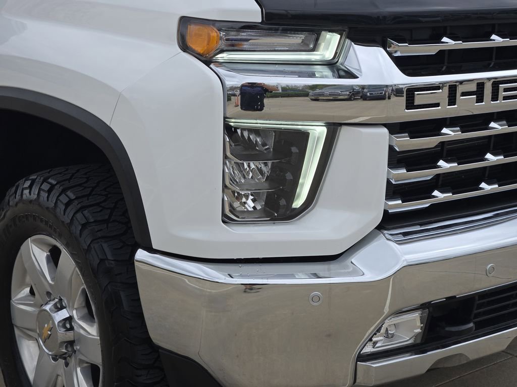 Used 2022 Chevrolet Silverado 3500 LTZ w/ LTZ Convenience Package AWD/4WD image 9