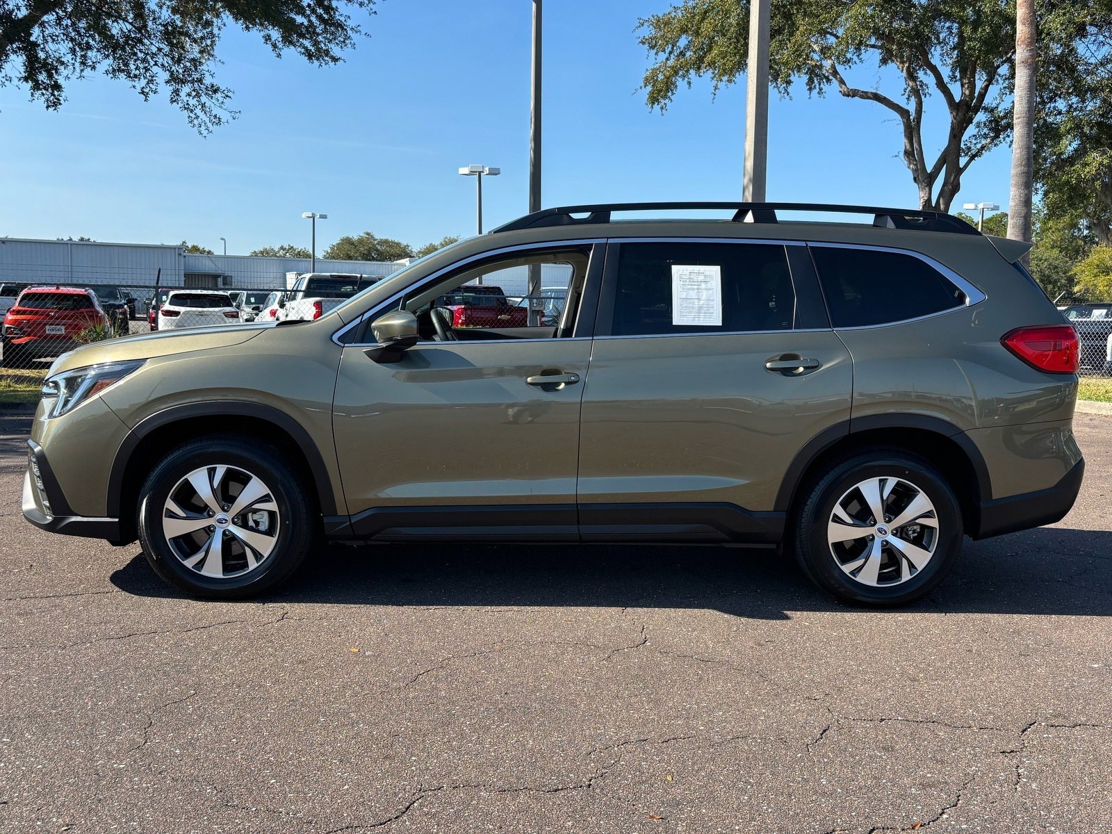Used 2025 Subaru Ascent Premium w/ Premium Package image 2