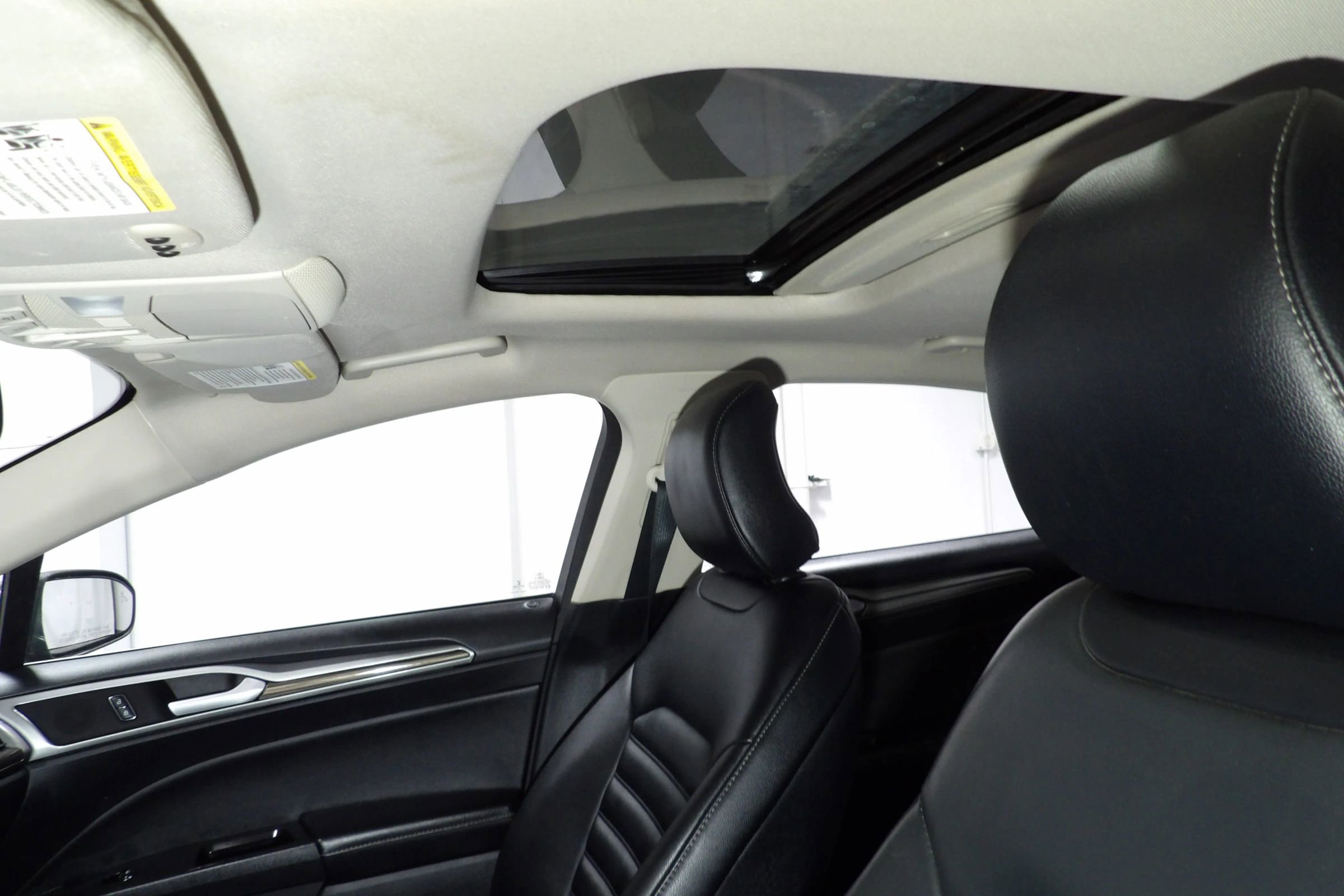 Used 2019 Ford Fusion SEL FWD image 11